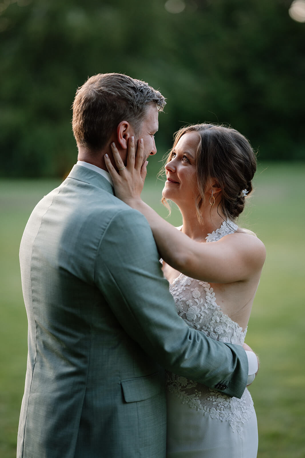 Huwelijksfoto bij de getuigenis van Roy & Lisa